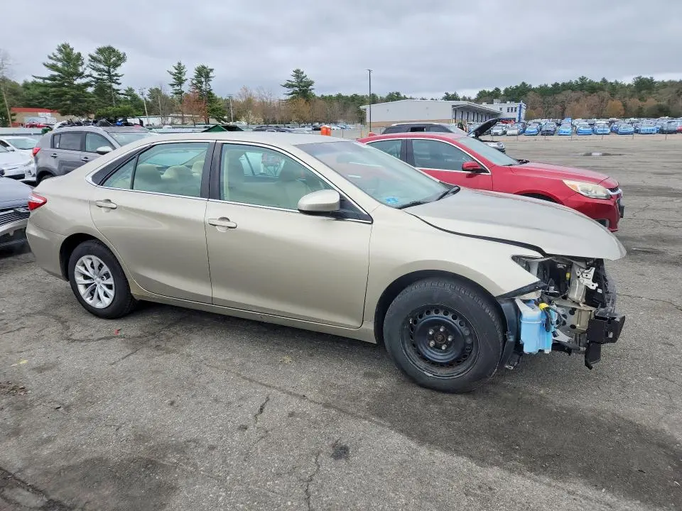 2015 TOYOTA CAMRY LE  