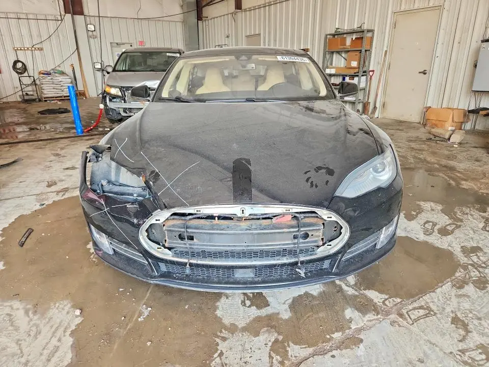 2015 TESLA MODEL S 85D  