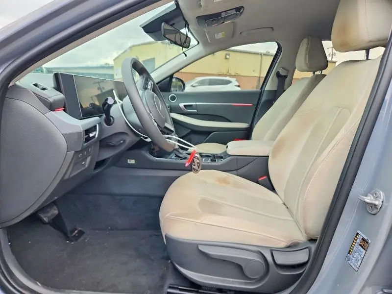 2025 HYUNDAI SONATA SE  