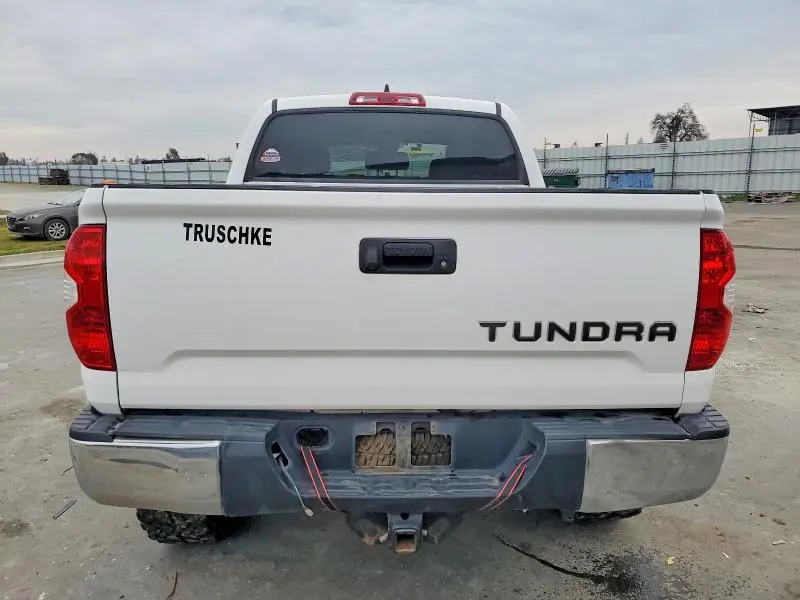 2020 TOYOTA TUNDRA CREWMAX SR5  