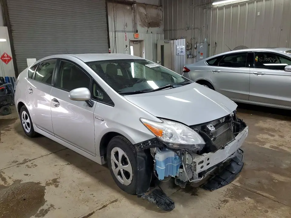 2013 TOYOTA PRIUS ONE  
