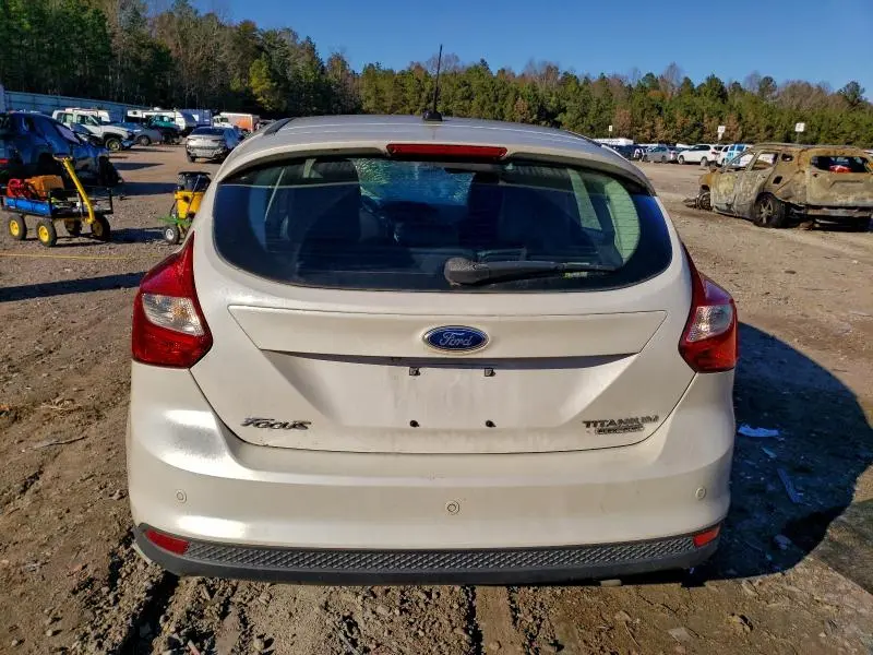 2014 FORD FOCUS TITANIUM  
