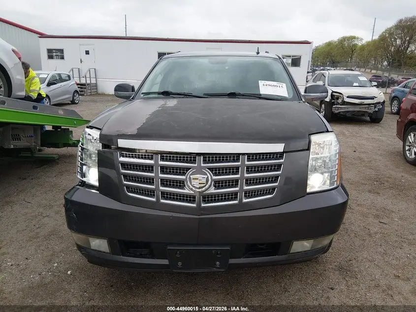 2011 CADILLAC ESCALADE ESV LUXURY