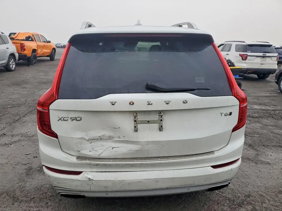 2016 VOLVO XC90 T6  