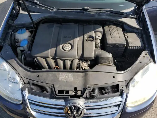 2010 VOLKSWAGEN JETTA SE  
