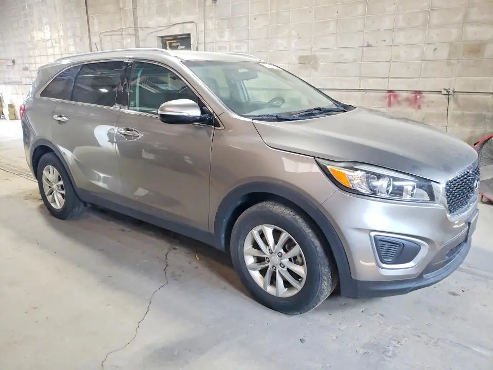 2017 KIA SORENTO LX  