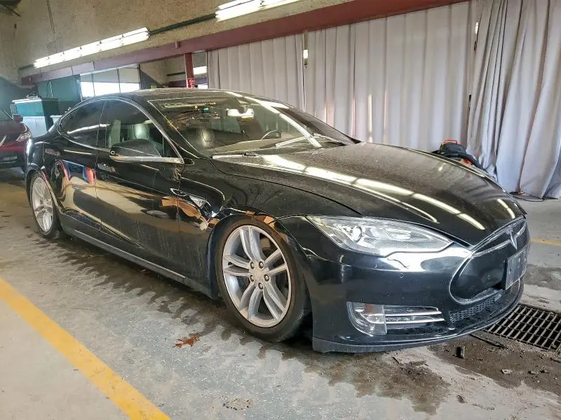 2015 TESLA MODEL S 85D  