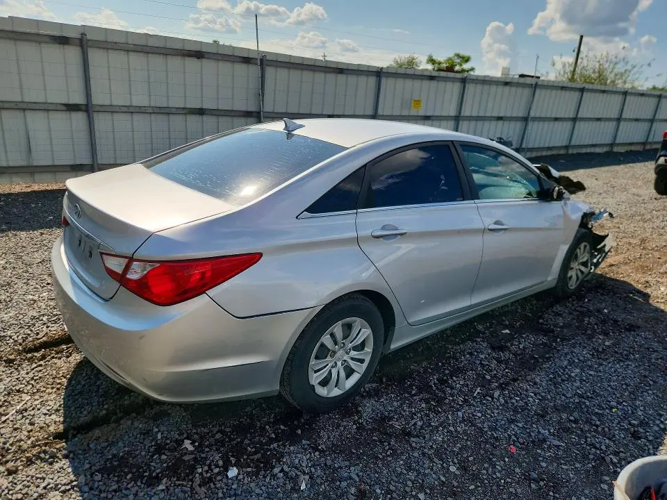 2011 HYUNDAI SONATA GLS  