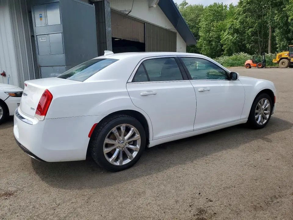 2016 CHRYSLER 300 LIMITED  