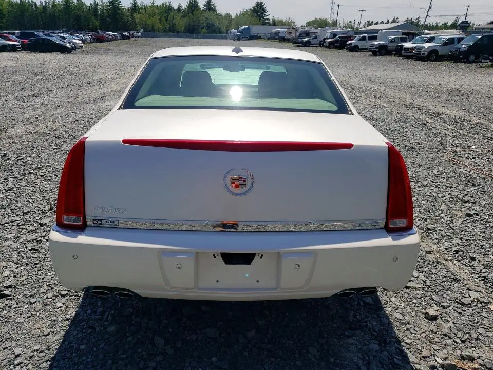 2011 CADILLAC DTS PREMIUM COLLECTION  
