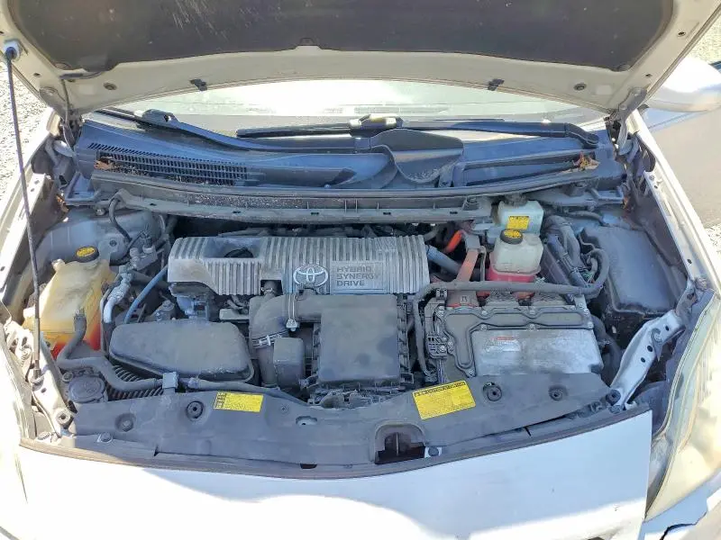 2010 TOYOTA PRIUS III  