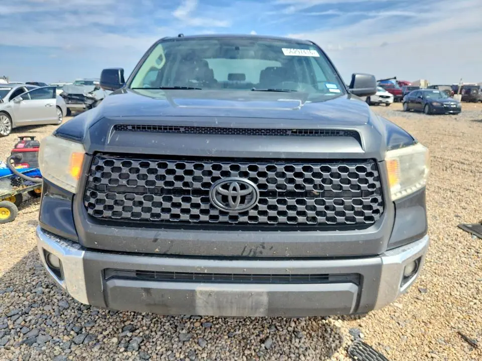 2016 TOYOTA TUNDRA CREWMAX SR5  