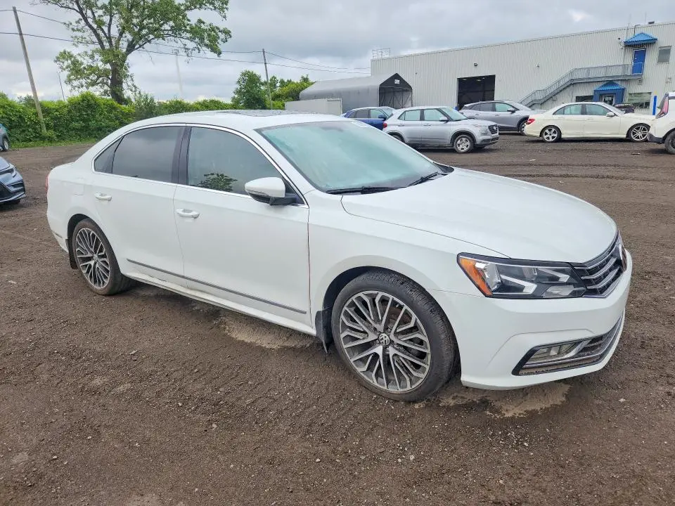 2016 VOLKSWAGEN PASSAT SEL  