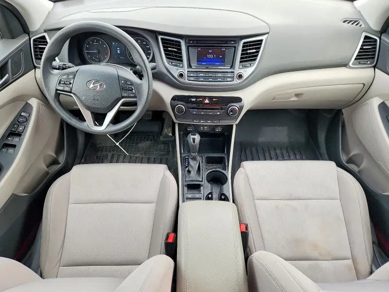 2016 HYUNDAI TUCSON SE  