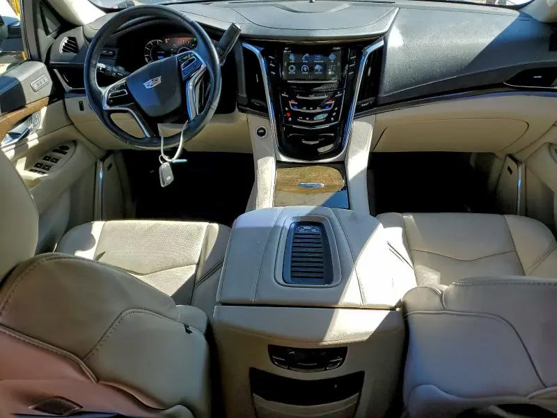 2018 CADILLAC ESCALADE LUXURY  