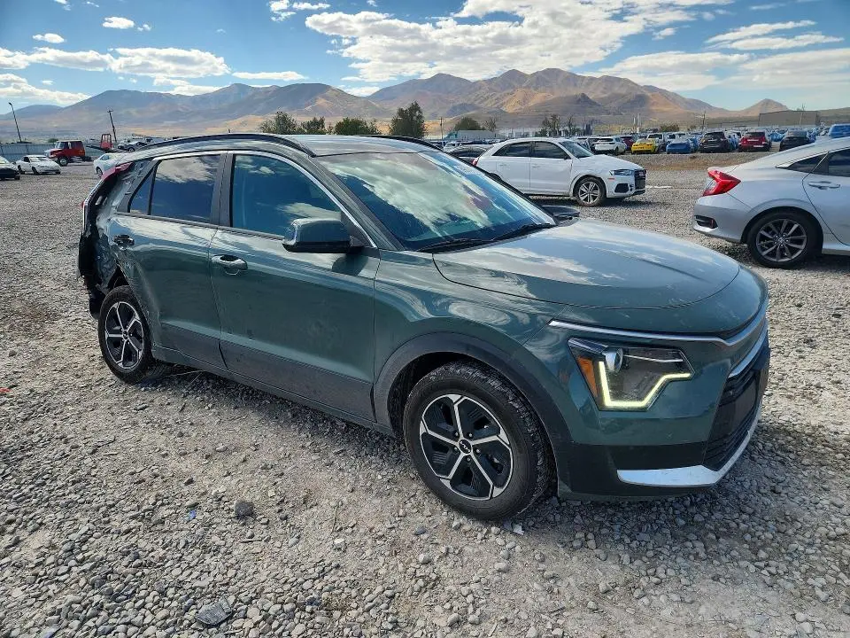 2023 KIA NIRO EX  