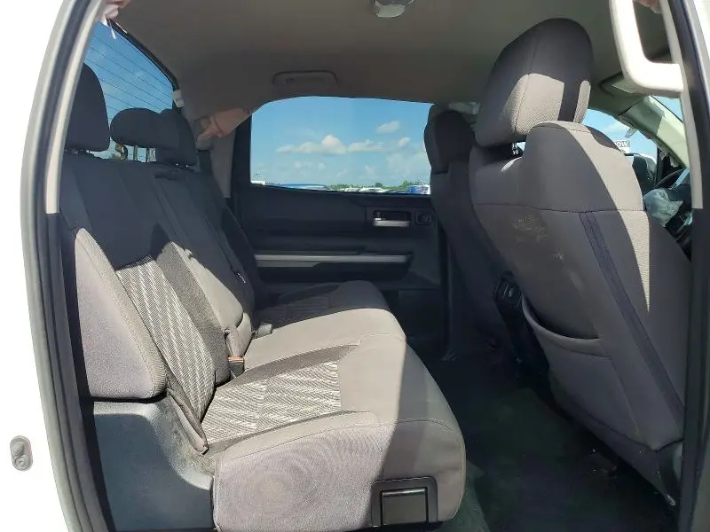 2018 TOYOTA TUNDRA CREWMAX SR5  