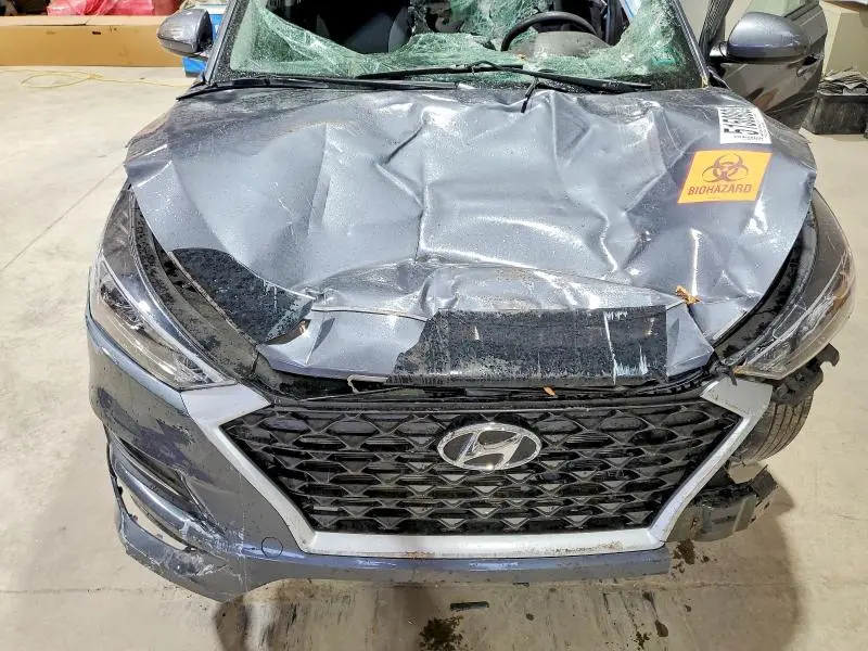 2021 HYUNDAI TUCSON SE  