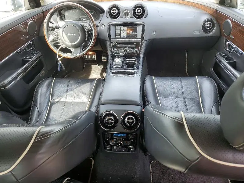 2015 JAGUAR XJ   
