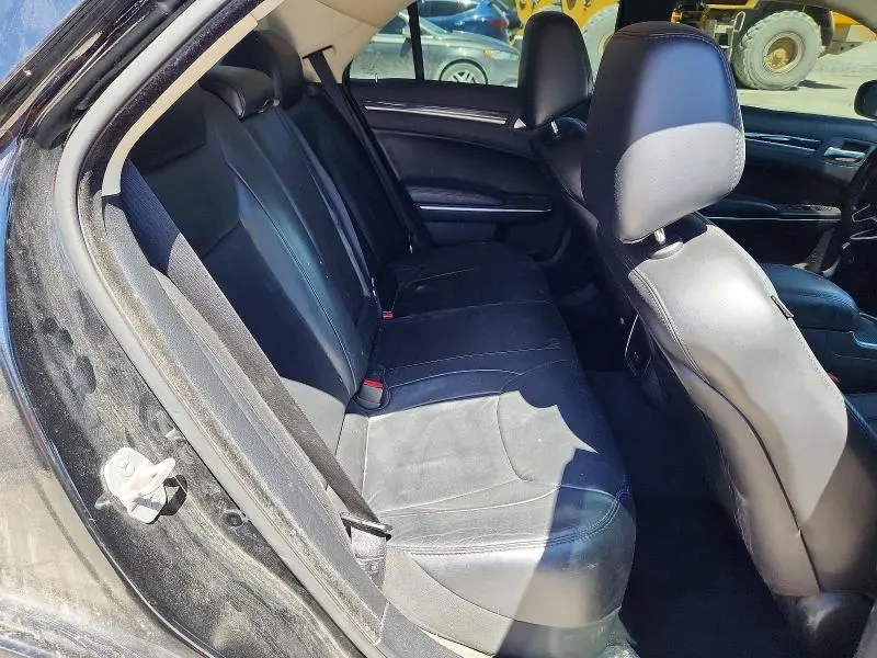 2015 CHRYSLER 300 LIMITED  