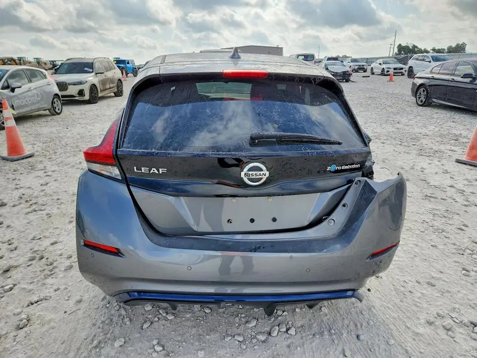 2020 NISSAN LEAF SV  