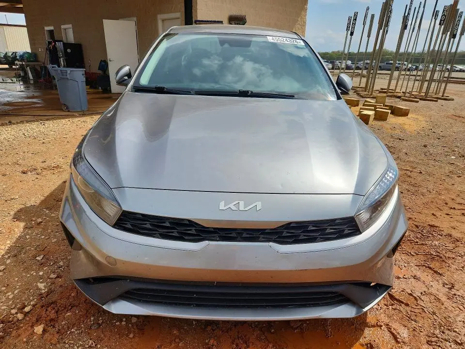 2022 KIA FORTE LXS  