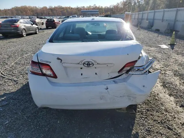 2011 TOYOTA CAMRY SE  
