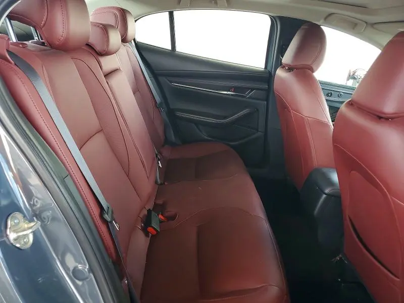 2025 MAZDA 3 PREFERRED  