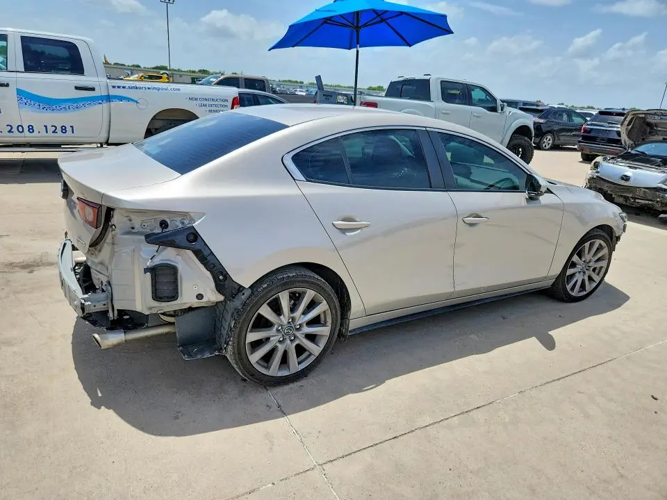 2024 MAZDA 3 PREFERRED  