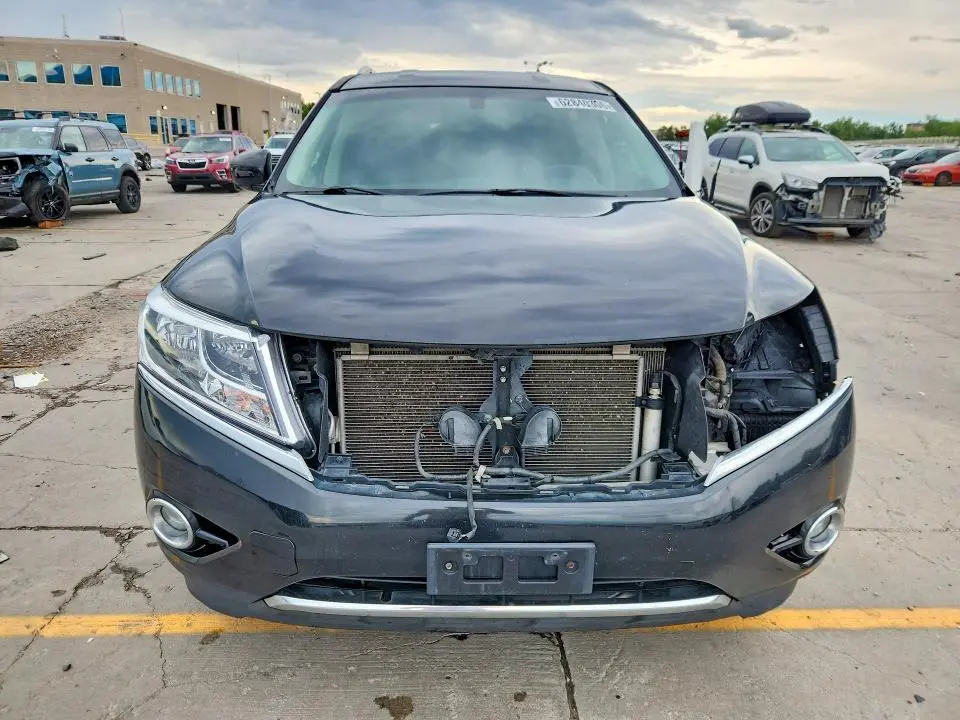 2016 NISSAN PATHFINDER SL  