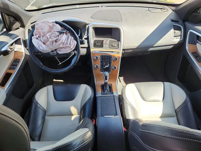 2015 VOLVO XC60 T6 PLATINUM  