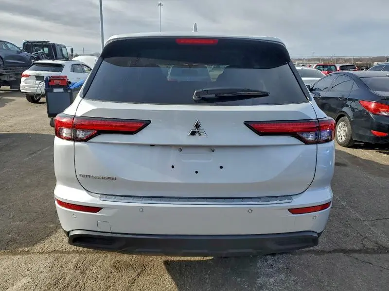 2024 MITSUBISHI OUTLANDER ES  