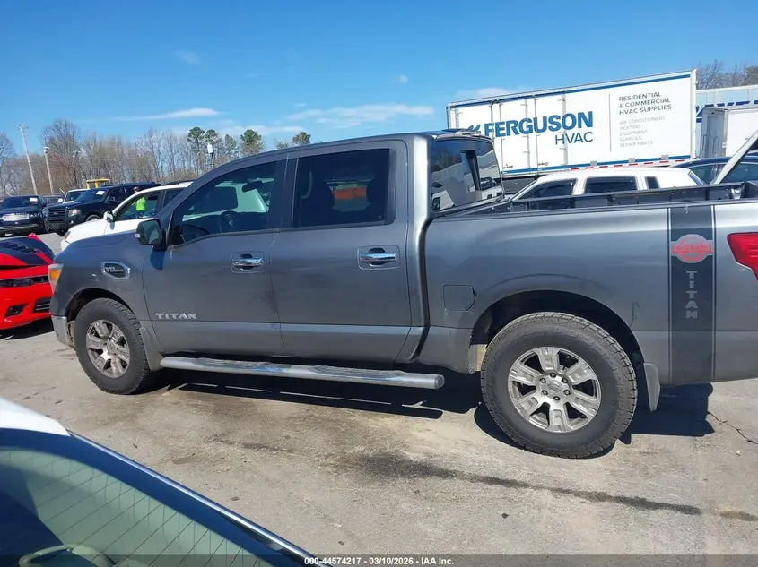 2017 NISSAN TITAN SV