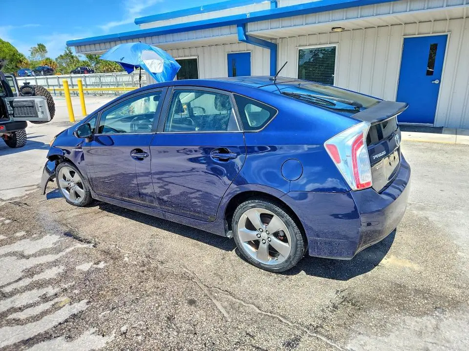 2013 TOYOTA PRIUS TWO  