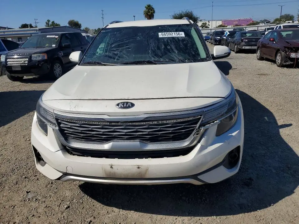 2021 KIA SELTOS S  