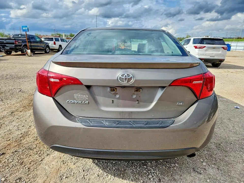 2018 TOYOTA COROLLA SE  