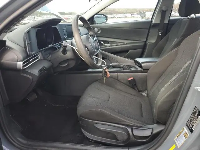 2022 HYUNDAI ELANTRA SE  