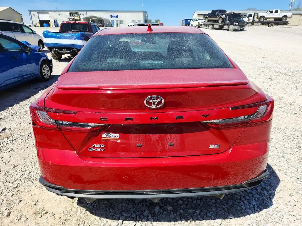 2025 TOYOTA CAMRY SE  