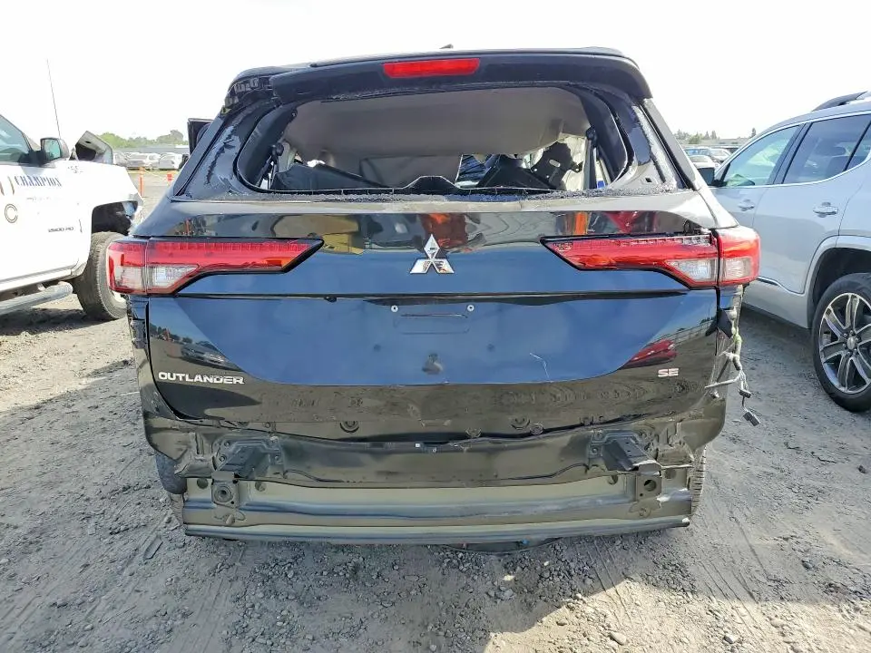 2024 MITSUBISHI OUTLANDER SE  