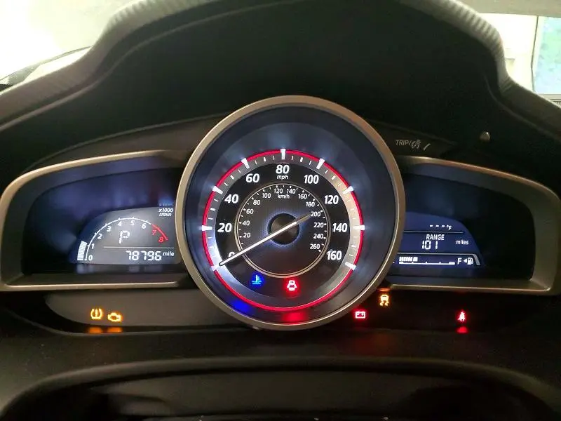 2015 MAZDA 3 TOURING  