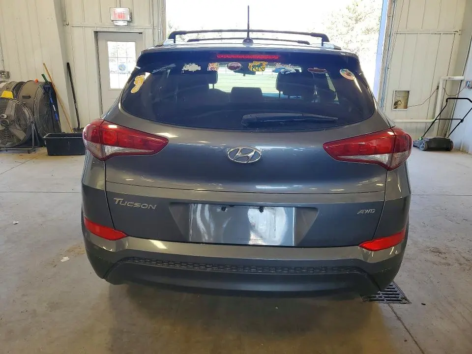 2017 HYUNDAI TUCSON SE  