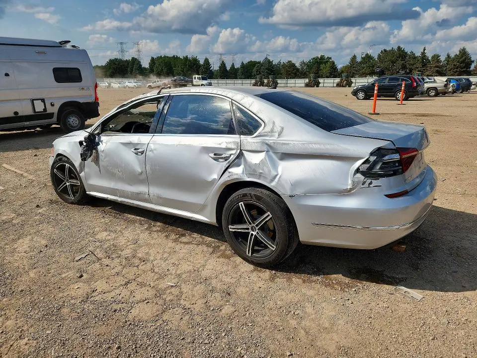 2018 VOLKSWAGEN PASSAT SE  