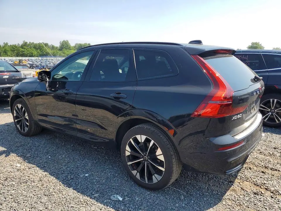 2026 VOLVO XC60 PLUS  