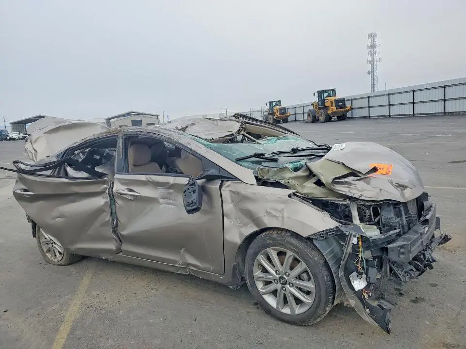 2015 HYUNDAI ELANTRA SE  