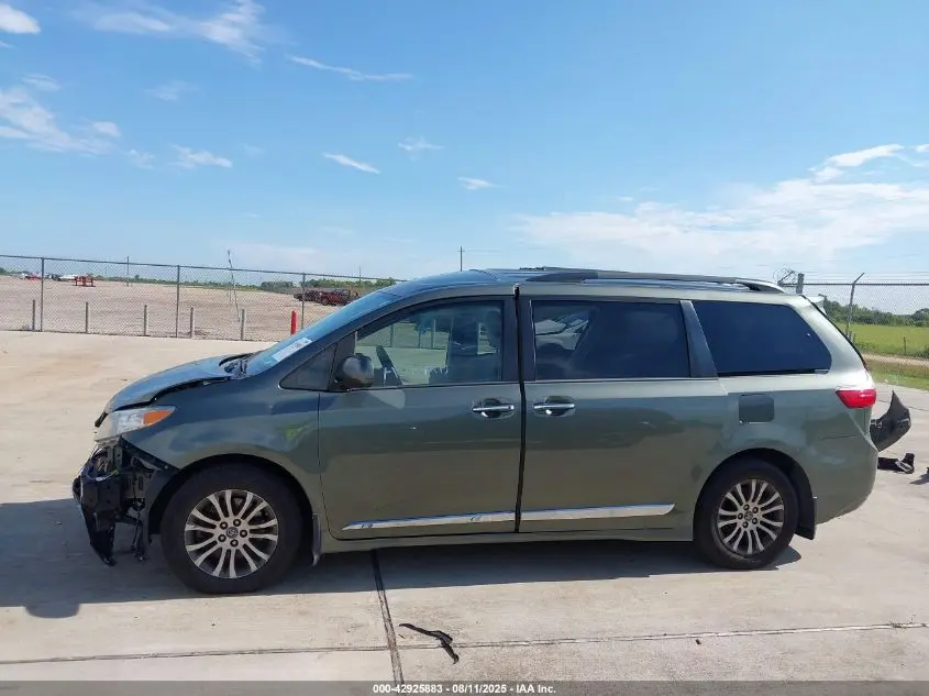 2019 TOYOTA SIENNA XLE 8 PASSENGER
