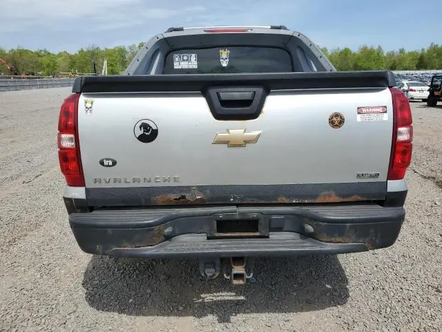 2011 CHEVROLET AVALANCHE LS