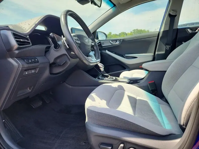 2022 HYUNDAI IONIQ SE  