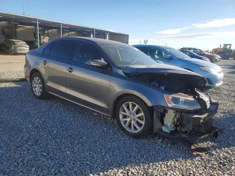 2011 VOLKSWAGEN JETTA SE  