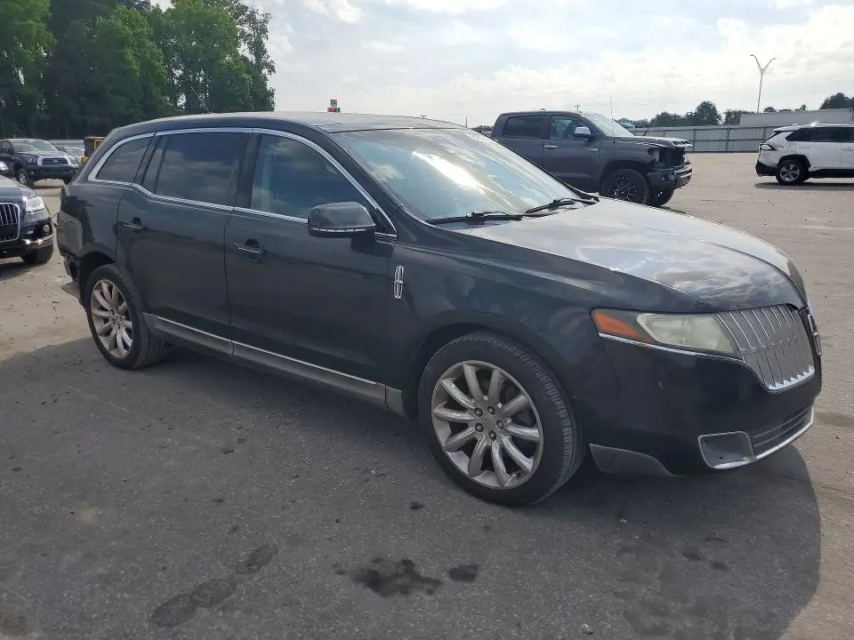 2010 LINCOLN MKT   