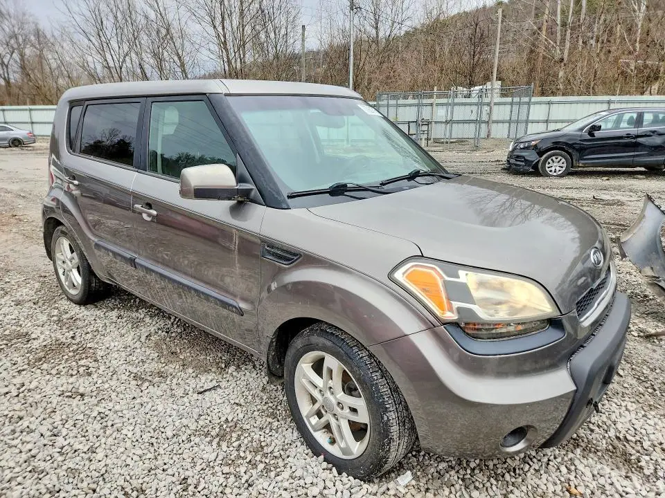 2011 KIA SOUL +  